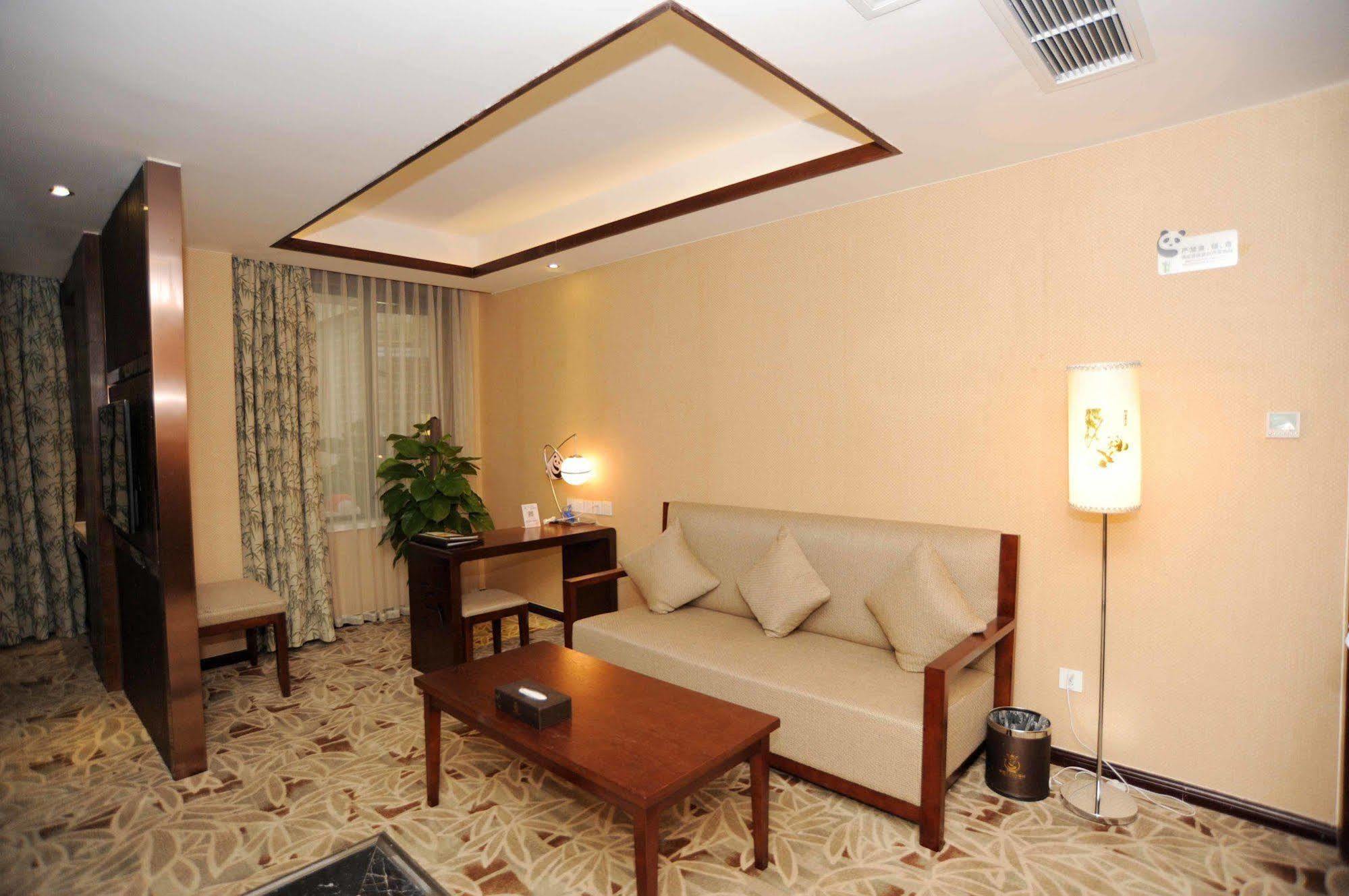 Chengdu Panda Prince Culture Hotel Экстерьер фото
