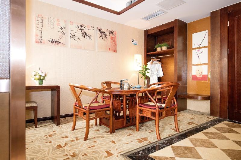 Chengdu Panda Prince Culture Hotel Экстерьер фото