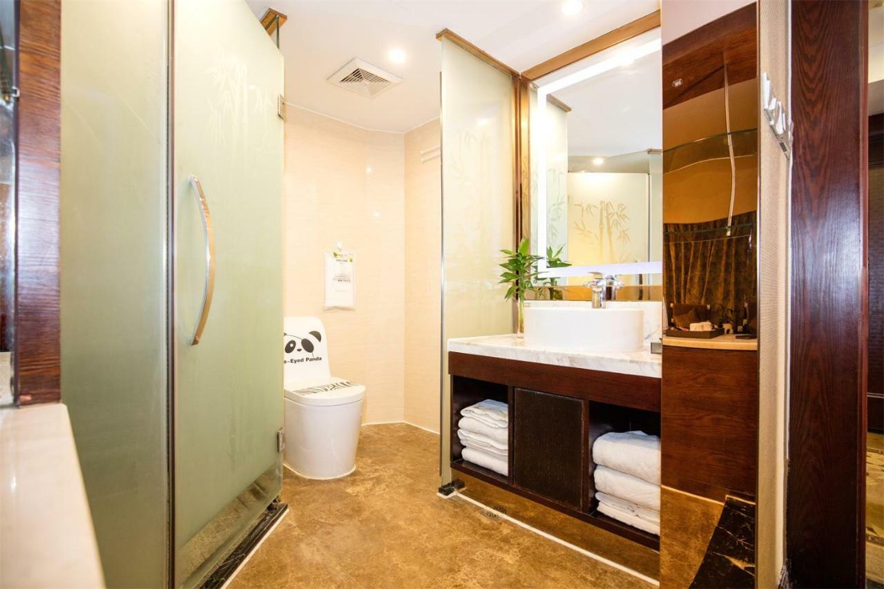 Chengdu Panda Prince Culture Hotel Экстерьер фото