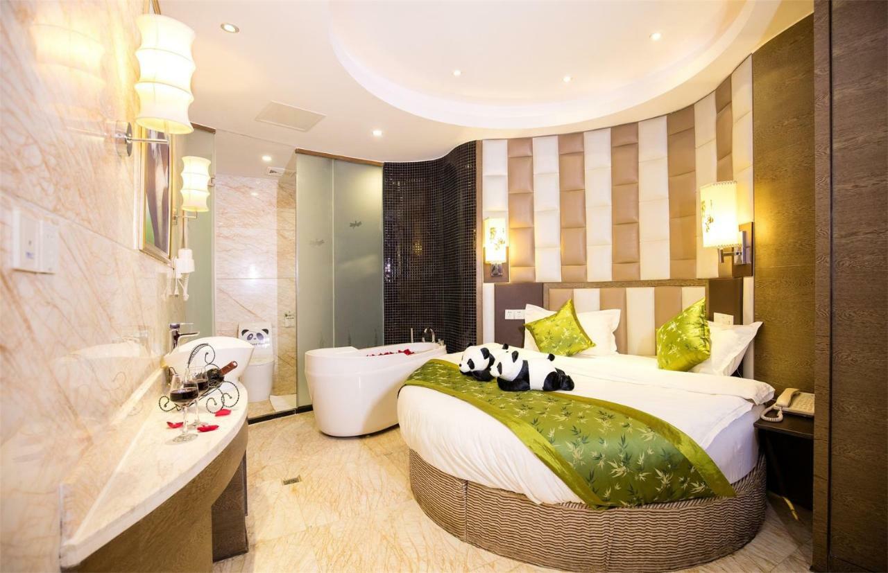 Chengdu Panda Prince Culture Hotel Экстерьер фото