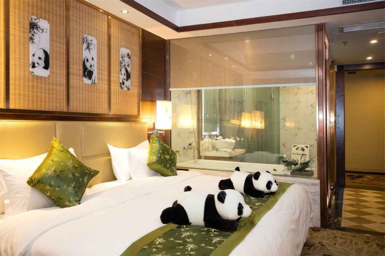Chengdu Panda Prince Culture Hotel Экстерьер фото