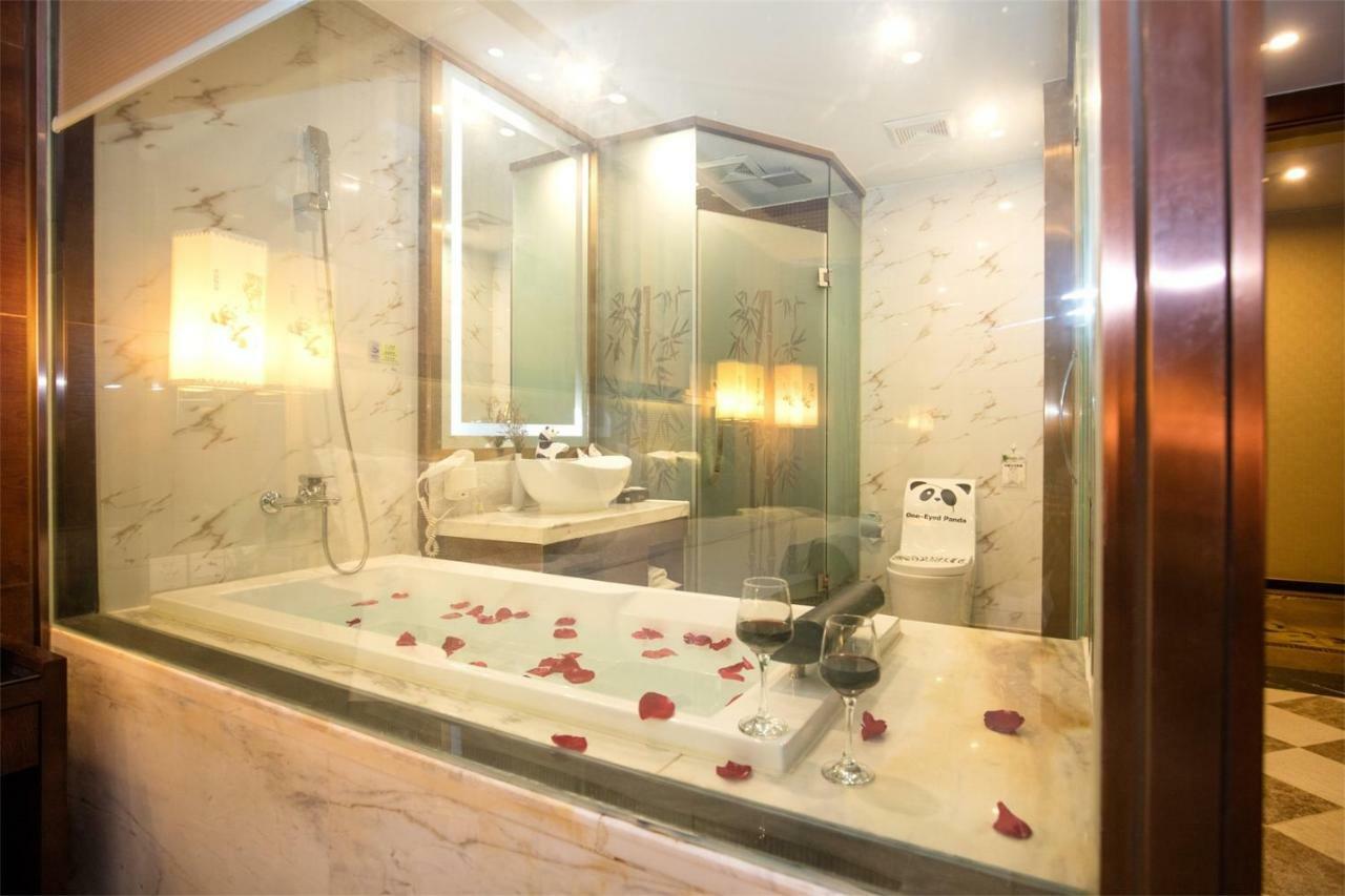 Chengdu Panda Prince Culture Hotel Экстерьер фото